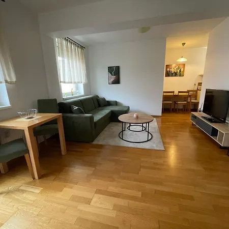 Apartment 3-bedroom With Views And Free Parking *