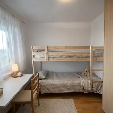 Sky View Family For 6 - Free Parking Bratislava